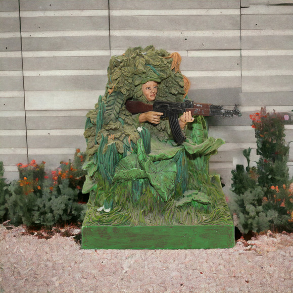Vietnam Soldier Jungle Rifle Statue Sculpture Figurine